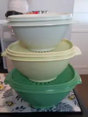Tupperware Heritage Bowls 3 BOWL SET w/Lids Storage Container Set