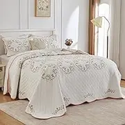 SOElinens Queen Bedspreads - 100% Cotton Oversized Queen Quilt Set 102x120, 3-Piece Farmhouse Embroideried Floral Reversible Lightweight Bedding Coverlet with Match Shams for All Season, Pink