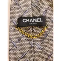 在飛比找蝦皮購物優惠-CHANEL 100%真絲花紋黃金金屬領帶卡其色 x 灰色