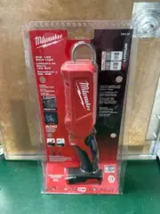Milwaukee 2352-20 400 Lumens M18 LED Stick Light (Tool Only) (E10041235)