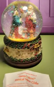 Princess House - Santa & Mrs. Clause Musical Snow Globe 688 NOS