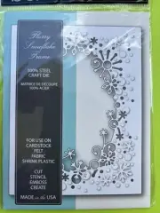 Memory Box Die 99278 Flurry Snowflake Frame