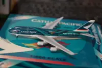 在飛比找露天拍賣優惠-1:400 國泰航空 Cathay Pacific 747-