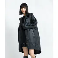 在飛比找蝦皮購物優惠-日本KIU 116900 黑色 空氣感雨衣/時尚防水風衣 附