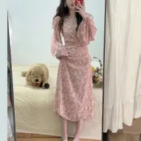 在飛比找ETMall東森購物網優惠-交叉粉色法式雪紡燈籠袖連衣裙