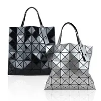 在飛比找momo購物網優惠-【ISSEY MIYAKE 三宅一生】BAOBAO 6x6透