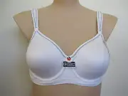 Berlei Ladies Dry Advantage Sports Bra sizes 10B 10D Colour White
