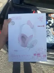 Razer Kraken Kitty V2 USB Headset/Hello Kitty Ears and Friends Edition
