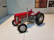 Massey Ferguson MF65 Series Tractor 1957 1965 1:32 Scale Classic Model UH6269