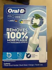 Oral B Pro 300 Electric Toothbrush