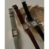 在飛比找蝦皮購物優惠-Genuine leather watch lavenda 