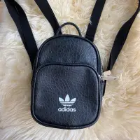 在飛比找蝦皮購物優惠-二手Adidas 愛迪達皮革後背包