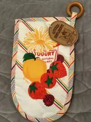 NWT VTG Franco Kitchen Compliments ~Oven Mitt~Yogurt, Berries~Bright Colors~USA