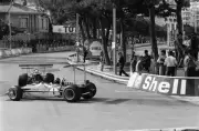 Graham Hill Lotus 49B Ford in Thursday practice Aerofoil wings we- 1969 Photo 5