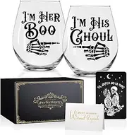 Perfectinsoy I'm Her Boo Wine Glasses Set of 2 with Metal Card, Skull Gothic Theme Design, Anniversary Wedding Gifts, Couple Gifts for Boyfriend Girlfriend, Valentines Day Fall Halloween Bridal Shower