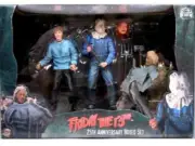 NECA Friday the 13th 25th Anniversary Box Set Jason Voorhees - Box Damage