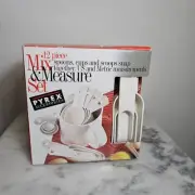 Vintage Pyrex 12 Piece Mix And Messure Set US And Metric 1999