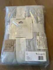 KOOLABURRA by Ugg Leila Baby Quilt in Gray New in Package