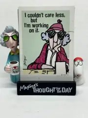 Vintage Maxine “Thought of the Day” Hallmark Exclusive Display w/ cards - NEW