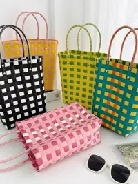 在飛比找蝦皮購物優惠-手工編織菜籃子包手提禮品收納袋可愛彩色清新塑膠編織籃菜籃子包