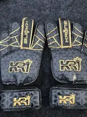 KRONE (KR1) Goalkeeper Soccer Gloves Size 6 Suitable For 13-15 Year Olds