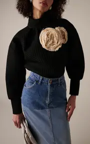 [A.W.A.K.E. MODE] Waffle Floral-Appliquéd Ruffle Top