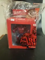 2015 MARVEL COLLECTORS EDITION RED HULK FIGURINE FACTORY SEALED