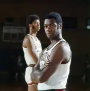 Milwaukee Bucks Oscar Robertson with Lew Alcindor during practice - Old Photo