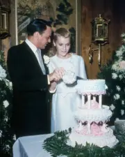 8x10 Photo of entertainer Frank Sinatra marrying Mia Farrow. Free Shipping!
