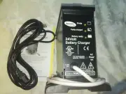Invacare 24 Volt Battery Charger WS230-1A For Wheelchair Scooter 3 Pin Powers On