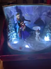 DISNEY FROZEN ANIMATED HOLIDAY ICE SKATING LIGHTS & MUSIC DISPLAY ANNA, OLAF,ELS