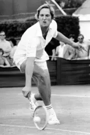 Fritz Buehning of the United States in action during the Wimbledo - Old Photo