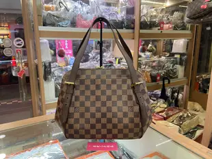 ☆最愛二手精品☆ LV 咖啡色棋盤格前後口袋拉鍊貝殼包足球包元寶包手提包 N51174 XG7337