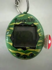 Bandai Tamagotchi New With Case Green/Yellow