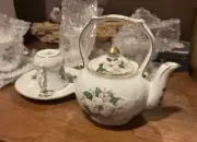 Fielder Keepsakes Light Magnolia Teapot, Demi-Cup and Saucer (Set of 4) EUC