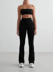 [AIM'N AU] Black Shape Seamless Flare Tights & Bandeau Set