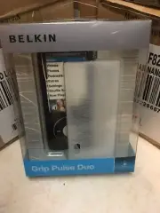 Belkin Lillian Silicone Sleeve Case 2-Pack for Apple iPod nano 5G-Black / White