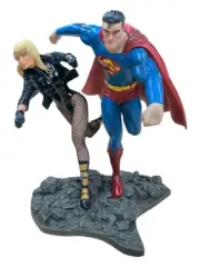 (DAMAGED) JLA BUILD A SCENE PART 2 BLACK CANARY AND SUPERMAN STATUE 1560/2200