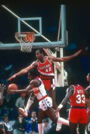 Kermit Washington of the Portland Trail Blazers Basketball 1980 Photo 1