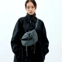 在飛比找蝦皮購物優惠-日本直送｜UNIQLO 優衣庫 「折扣」 男女通用 索繩肩背