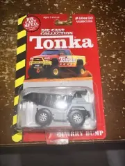 1999 Tonka Maisto Quarry Dump Truck, White, #40 of 50, NIB 1/64