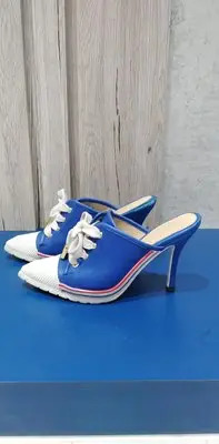 在飛比找Yahoo!奇摩拍賣優惠-運動高跟鞋。寶藍。設計款。23.5cm 。女鞋。類conve