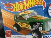 AMT Hot Wheels 1932 Ford Phantom Vicky Plastic Model Kit Sealed