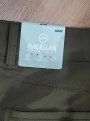 Magellan Outdoors Classic Fit Green Moisture Wicking Cargo Pants Men's 40W New