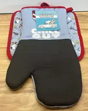Peanuts Snoopy Ice Cream Chill Out Oversized Oven Mitt Potholder Set