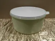 New Tupperware Beautiful and UNIQUE HUGE Round Carry All Canister or Cake Keeper