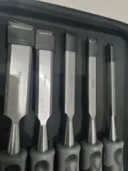 Wood Carving Chisel Set- carpenter- Tradie- joinery - Bonus Carry Case
