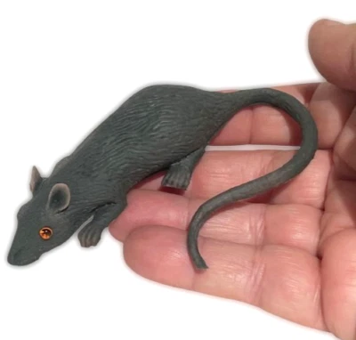 1 LIFELIKE RUBBER MOUSE Gray Rat Fake Cat Toy Halloween Prop Tail Joke Prank Gag