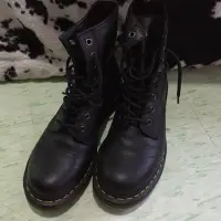 在飛比找蝦皮購物優惠-👢Dr.martens 1460w 8孔軟皮馬汀靴 正品