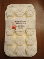 2 Pcs 3D Cat Claw Paw Silicone Mold, Baking Mold Fruit, Ice Cube, Candles NWT
